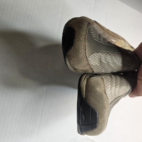 EASY Spirit Eswalktrip Slip-On Comfortable tan  sz 8 - Picture 8 of 8